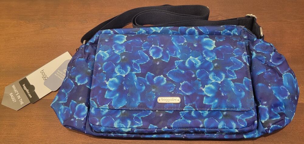 NWT Baggallini Blue Floral Shoulder Bag – Lightweight Travel Crossbody